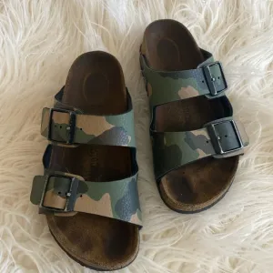 BIRKENSTOCK slip sandals