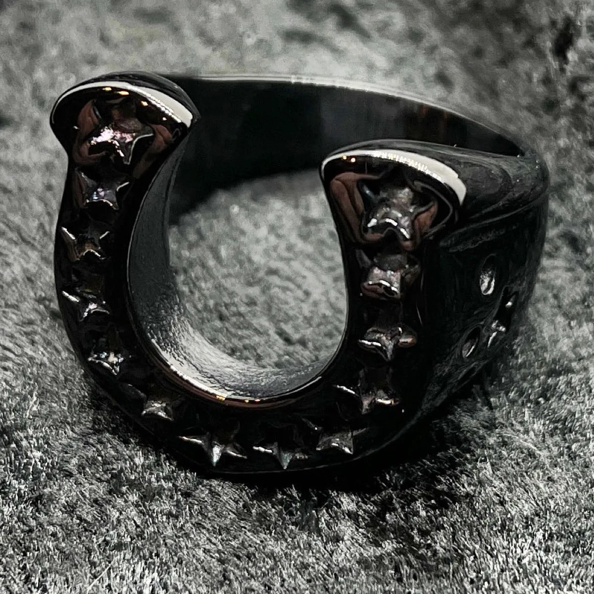 Black Big, Heavy & Bold Lucky Horseshoe Medallion Ring with Stars (#528Black)