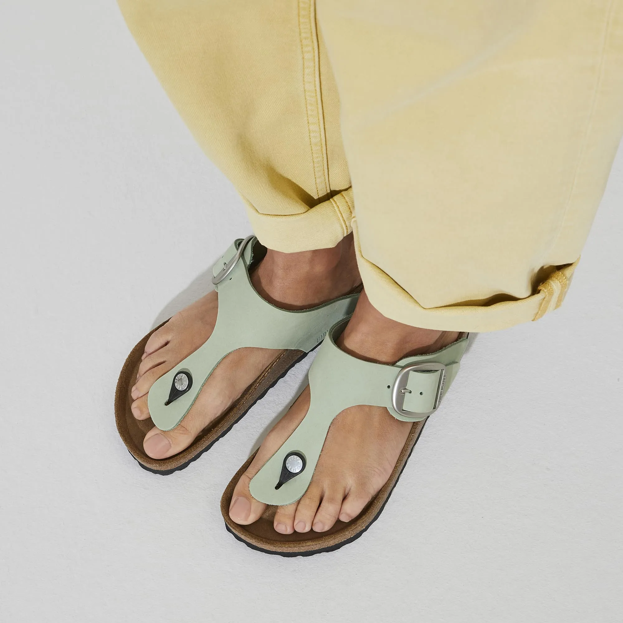 Gizeh Big Buckle Nubuck Leather