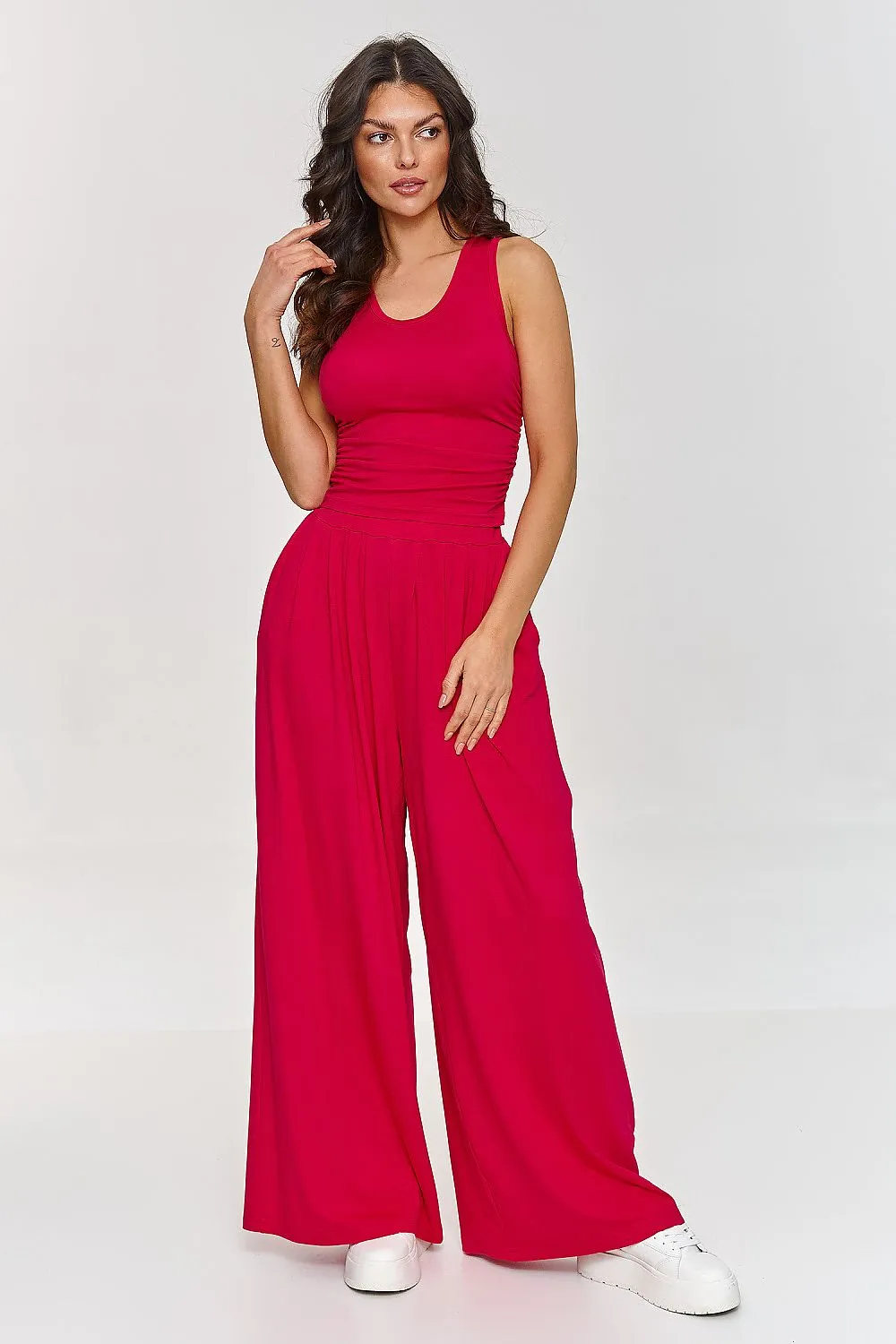 Loose high-waisted trousers and top set
