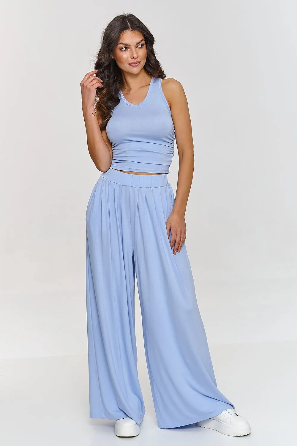 Loose high-waisted trousers and top set