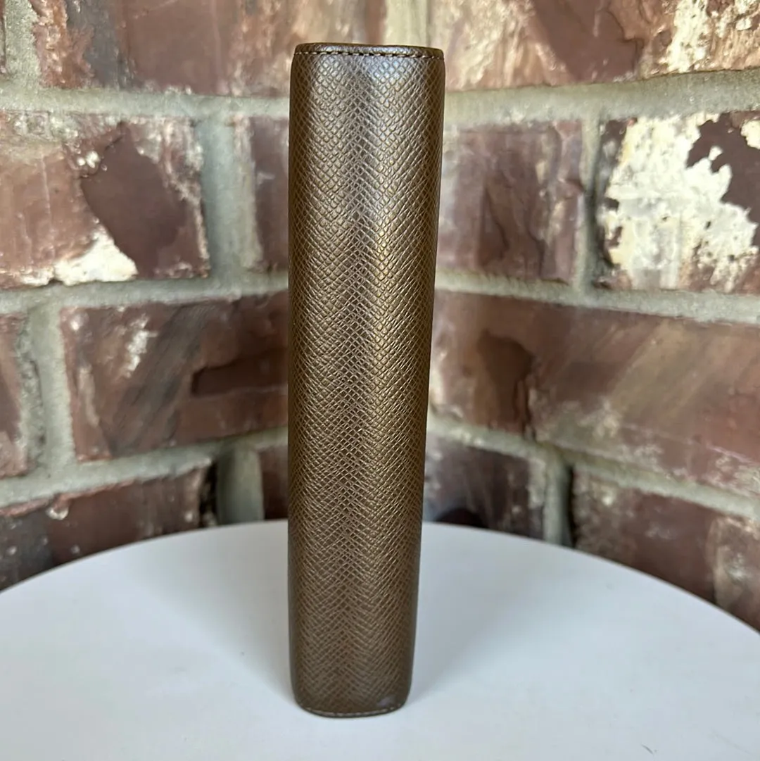 Louis Vuitton Agenda Taiga Leather MM