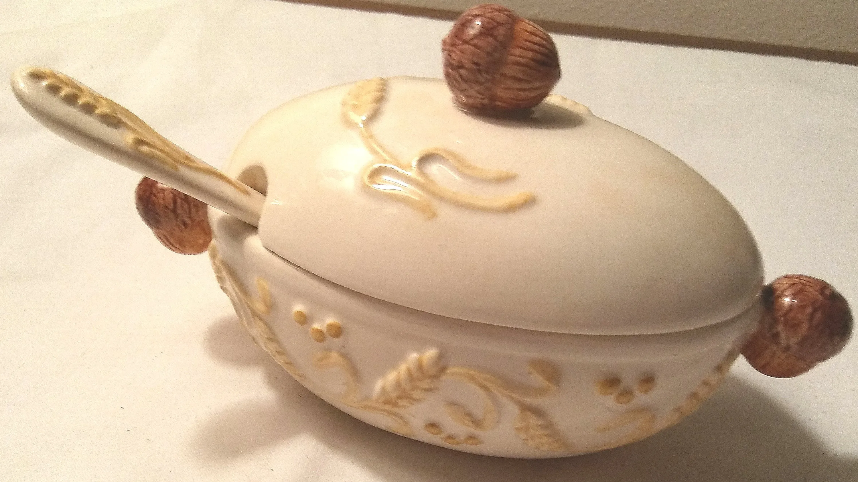 MINI OVAL TUREEN WITH LADLE