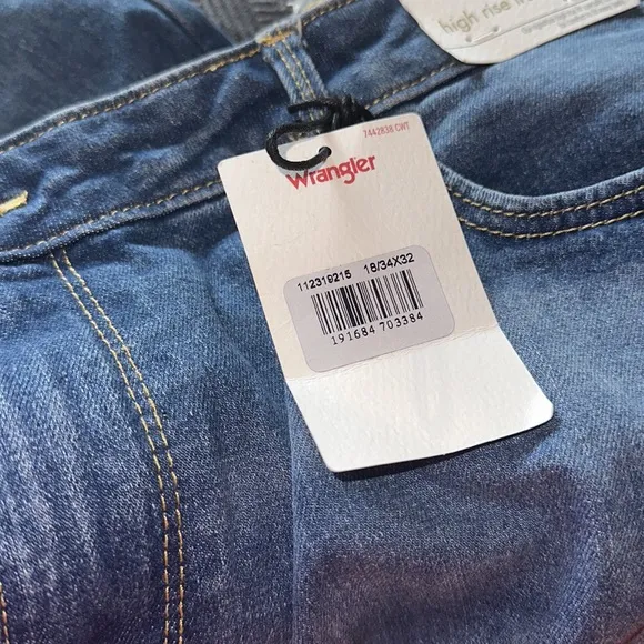 NWT Wrangler High Rise True Straight Leg Jean Size 34X32