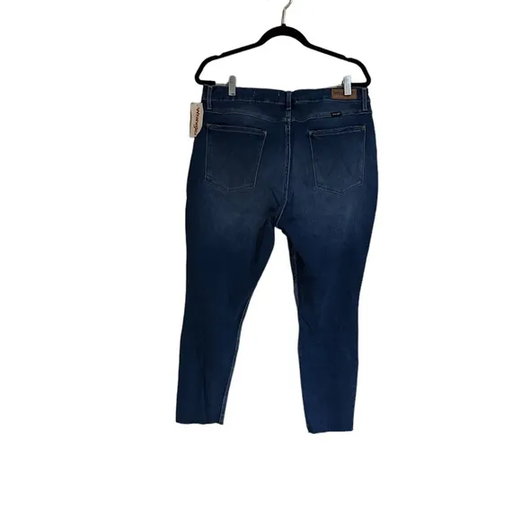 NWT Wrangler High Rise True Straight Leg Jean Size 34X32