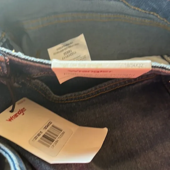 NWT Wrangler High Rise True Straight Leg Jean Size 34X32