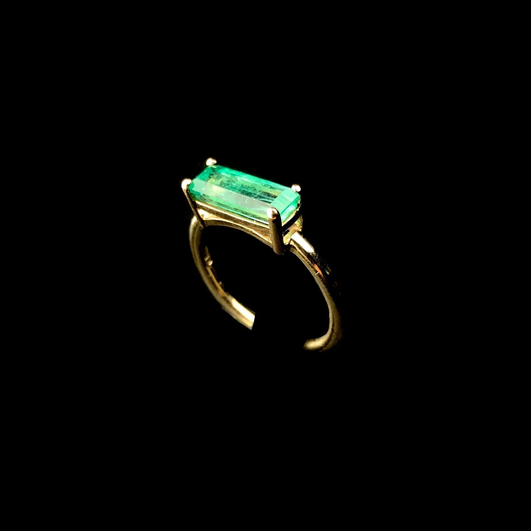 Rectangular Columbian Emerald Gold Ring