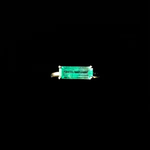 Rectangular Columbian Emerald Gold Ring