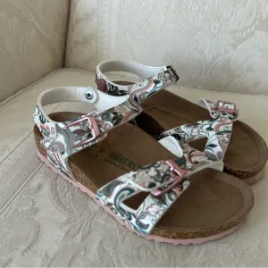 So adorable! Birkenstock Rio sandals parsley light rose print super comfy size29