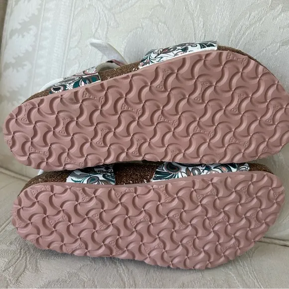So adorable! Birkenstock Rio sandals parsley light rose print super comfy size29