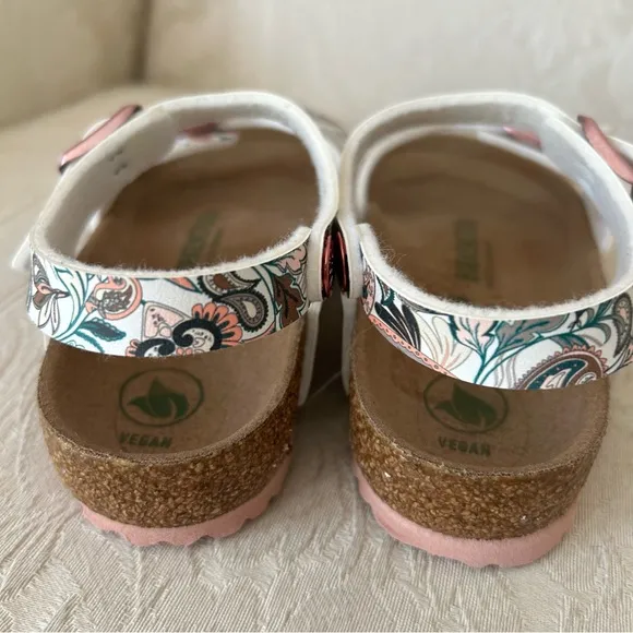 So adorable! Birkenstock Rio sandals parsley light rose print super comfy size29
